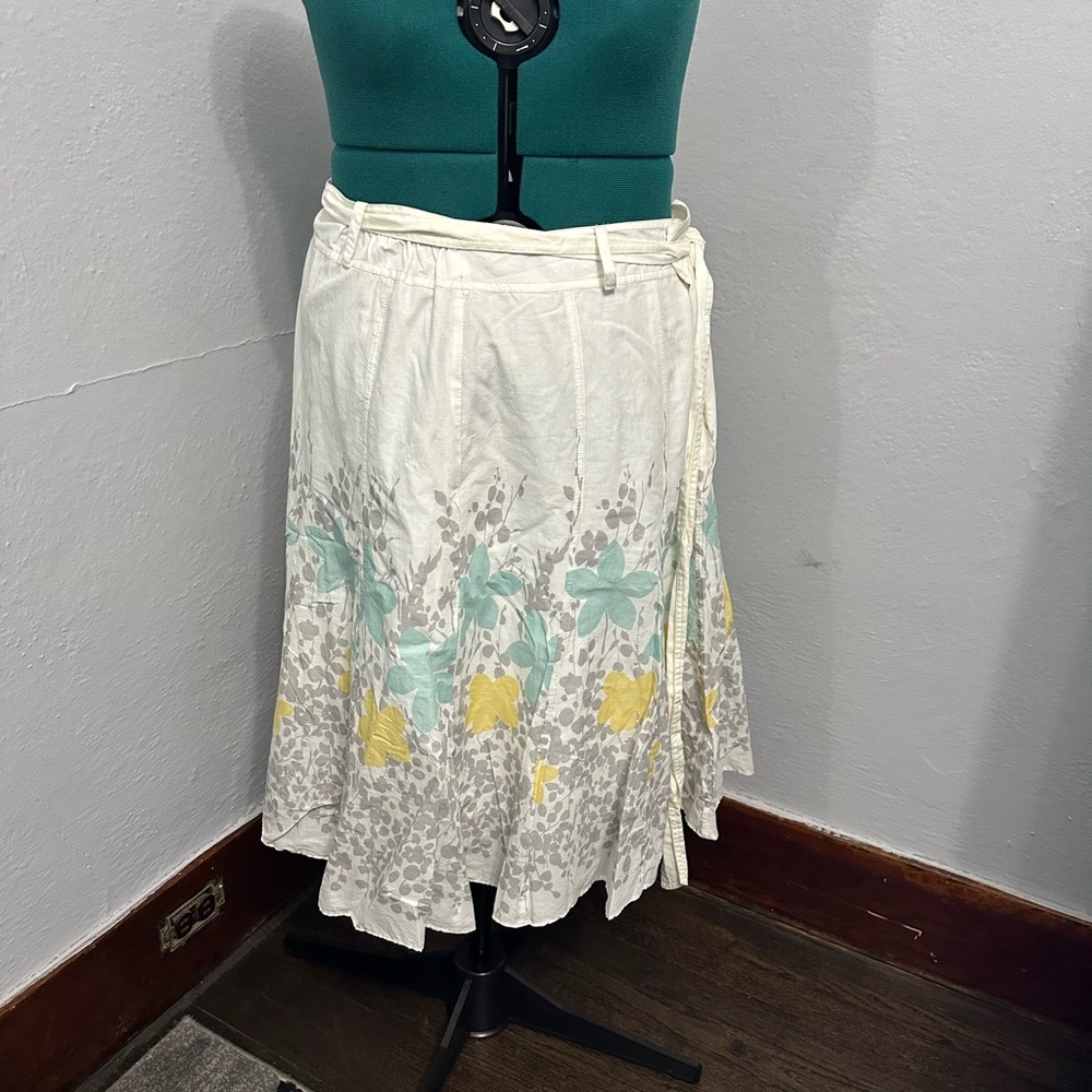 JH Collectibles White Floral Skirt